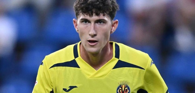 Pau Navarro durante partido Villarreal Espanyol La Cerámica