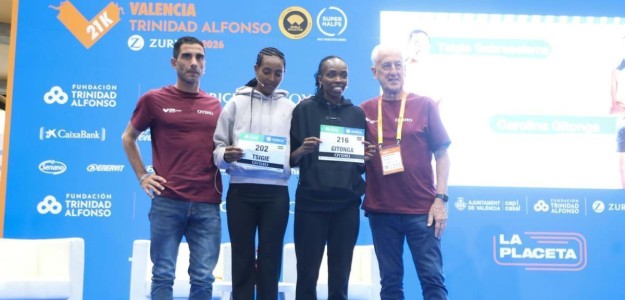 Marc Roig y atletas élite en presentación Medio Maratón Valencia