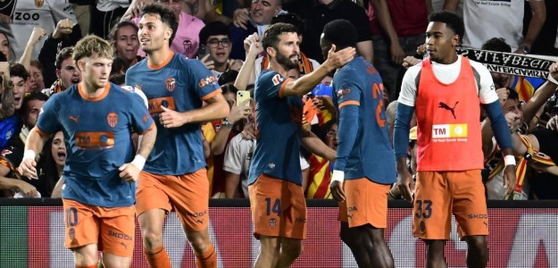 Dani Raba celebra gol Valencia CF debut Aguirre Racing