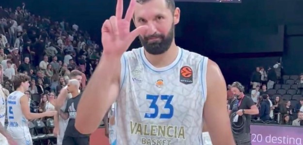 Nikola Mirotic en acción durante el partido Valencia Basket ASVEL Euroliga