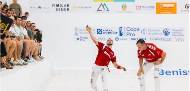 Trinquete valenciano con cancha preparada para partida de pilota