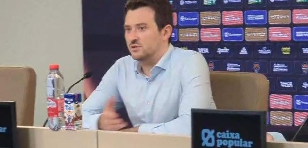 Xavi Albert gesticula durante partido Valencia Basket Euroliga