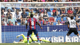 Rodrigo Moreno marcando al Levante