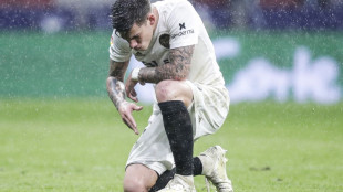 Santi Mina bajo la lluvia