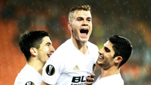 Lato celebrando un gol