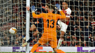 Neto contra el Arsenal