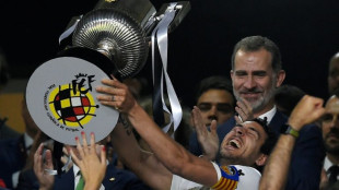Parejo con la Copa y el Rey