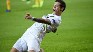 Santi Mina