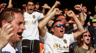 Mestalla celebrando un gol