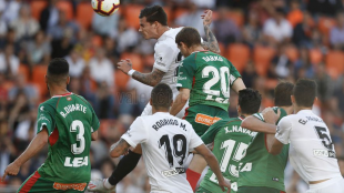 Santi Mina