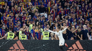 Rodrigo Moreno celebrando el 2-0