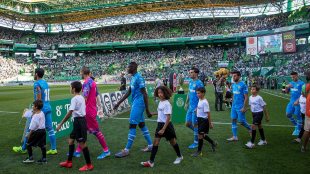 El Valencia salta al campo
