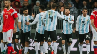 Pezzella y Messi