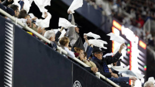 Pañolada en Mestalla