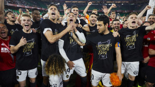 El Valencia celebrando el título en Sevilla