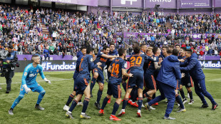 El Valencia celebrando en Valladolid