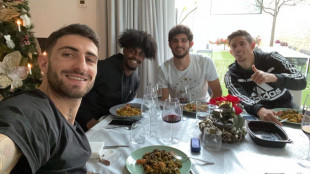 Piccini con Correia, Guedes y Paulista