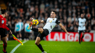 Hugo Duro, incertidumbre en el Valencia CF ante el Real Betis