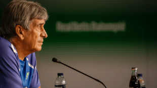 Pellegrini elogia la actuación del Valencia pese a tener amargura por último gol