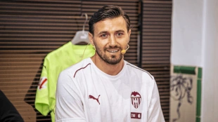 Stole Dimitrievski busca salir del Valencia CF en el mercado de invierno