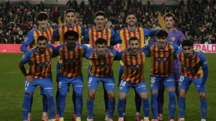 Valencia CF sorprende con su once para enfrentar al Rayo Vallecano