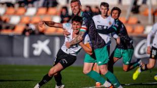 El VCF Mestalla vence con diez jugadores al Deportivo Alcoyano