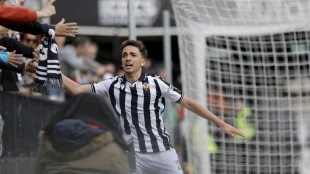 Álex Calatrava destaca como goleador y asistente clave del CD Castellón