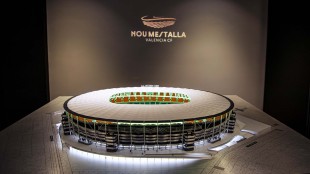 Afición valencianista se entrega en Mestalla para apoyar al equipo en su preparación