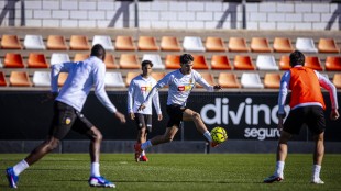 Corberán analiza la preparación del Valencia CF para enfrentar al RCD Espanyol