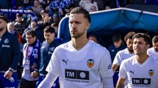Corberán analiza los desafíos defensivos del Valencia CF tras victoria crucial