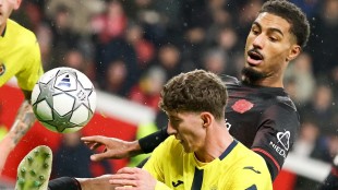 El defensa del Villarreal valora su ascenso al primer equipo y analiza su versatilidad en el campo
