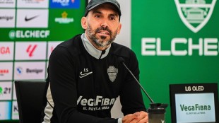 El Elche de Sarabia, con la mira en la Copa del Rey y crítico con el formato