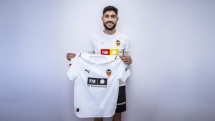 El Valencia CF presenta su alineación titular ante el Espanyol con sorpresas en la defensa y el mediocampo
