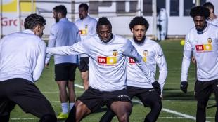 Homenaje del Valencia a Fernando Martín: Minuto de Silencio en Todos sus Equipos