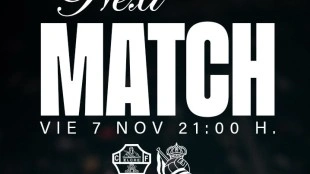 Leo Messi recibe homenaje del Elche CF con la camiseta franjiverde