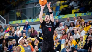 Pedro Martínez valora positivamente el desempeño de sus jugadores y lamenta la lesión de Reuvers