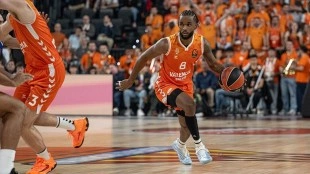 Sergio De Larrea y Kameron Taylor, embajadores del baloncesto en evento solidario en Valencia