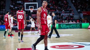 Valencia Basket remonta con épica en la prórroga ante Hapoel Tel Aviv