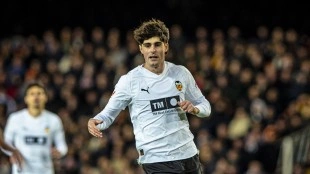 Valencia CF sin entradas visitantes: obstáculo para su afición en Estadio de Vallecas