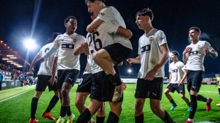 Valencia con Serias Bajas en Defensa y Portería para Enfrentar al Espanyol