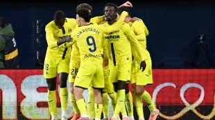 Villarreal y Real Sociedad se enfrentan en duelo histórico en el Reale Arena