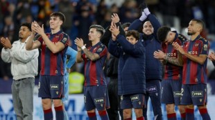 Jugadores del Levante UD celebrando una victoria en el Ciutat de València