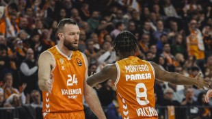 Matt Costello durante un partido del Valencia Basket en Fonteta