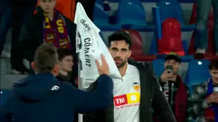 Santiago Cañizares durante una intervención televisiva hablando sobre el derbi valenciano