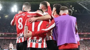 Guruzeta salva al Athletic con doblete ante el Elche