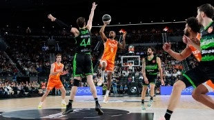 Valencia Basket arrolla al Joventut y se cuela en semifinales