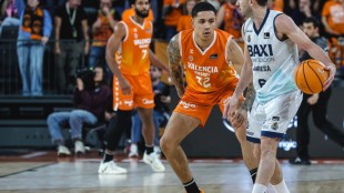 Nogués y Cárdenas durante un partido del Valencia Basket en la Fonteta