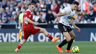 Oso celebra su gol en el Camp Nou durante Sevilla Barcelona