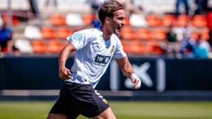 Mario Domínguez celebra un gol con la camiseta del VCF Mestalla esta temporada