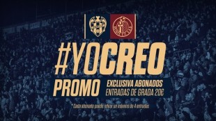 Aficionados del Levante UD en las gradas del Ciutat de València durante un partido